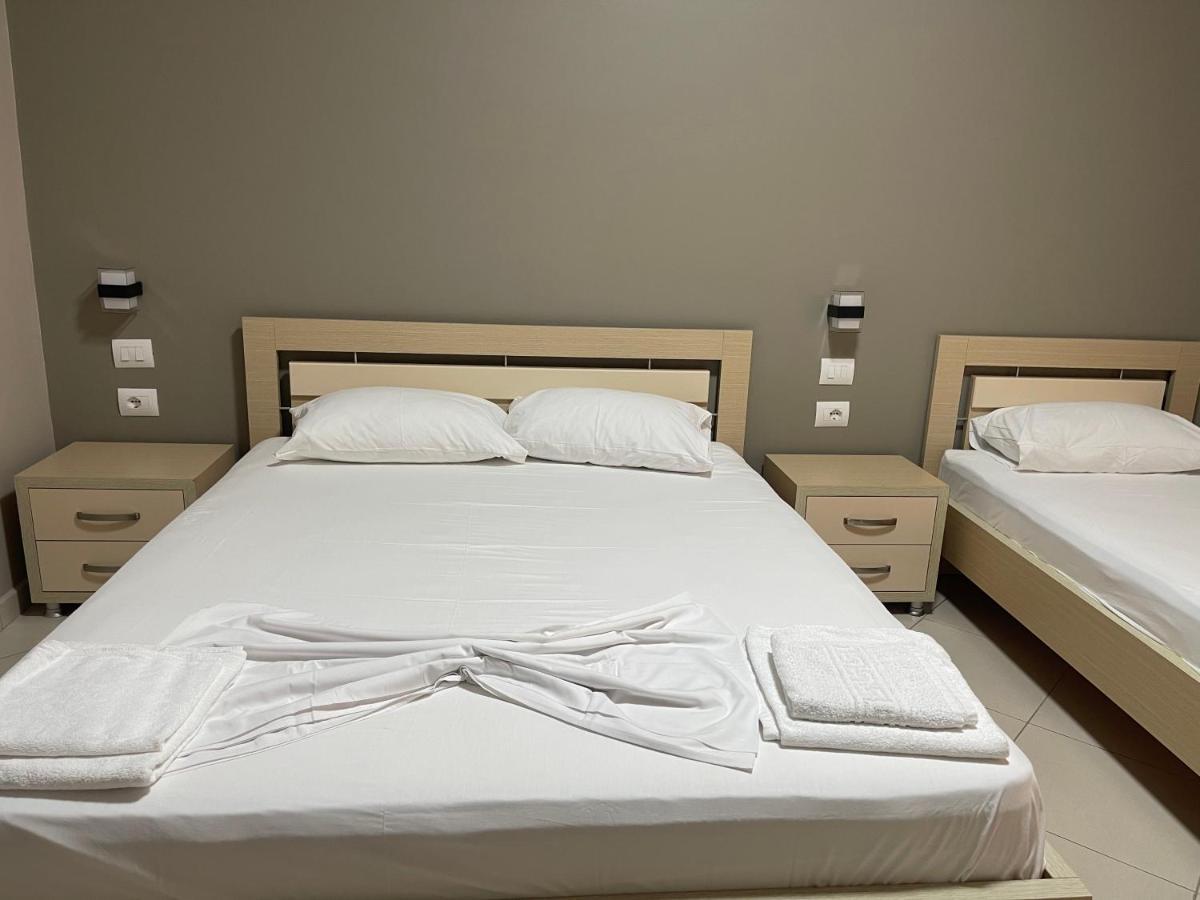 Season Inn Dhërmi エクステリア 写真