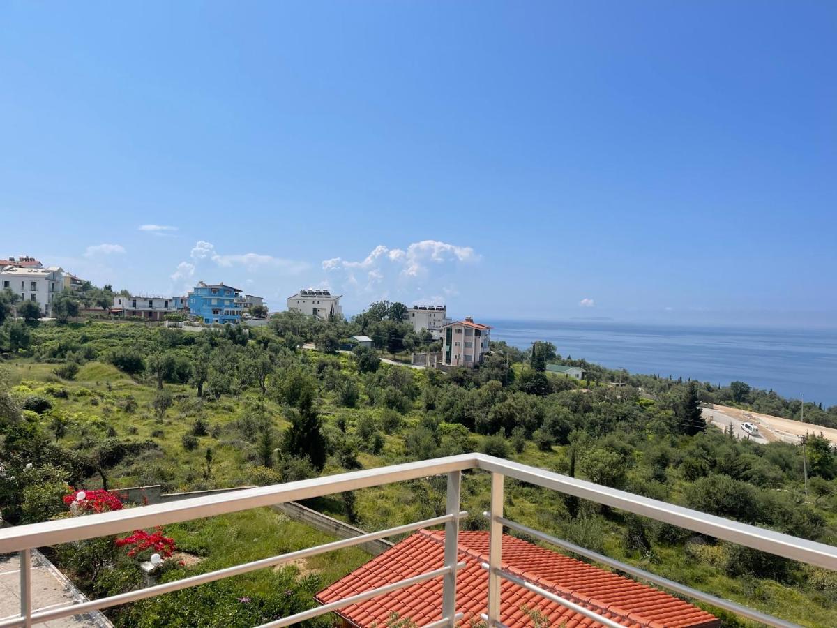 Season Inn Dhërmi エクステリア 写真