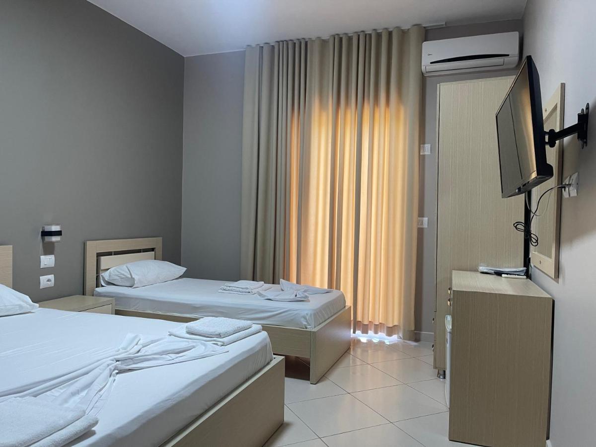 Season Inn Dhërmi エクステリア 写真