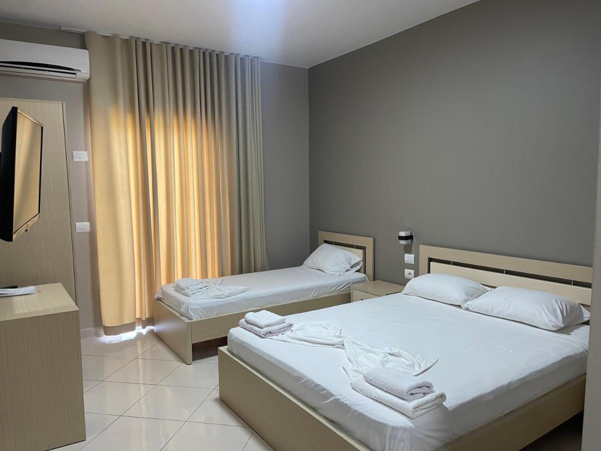 Season Inn Dhërmi エクステリア 写真