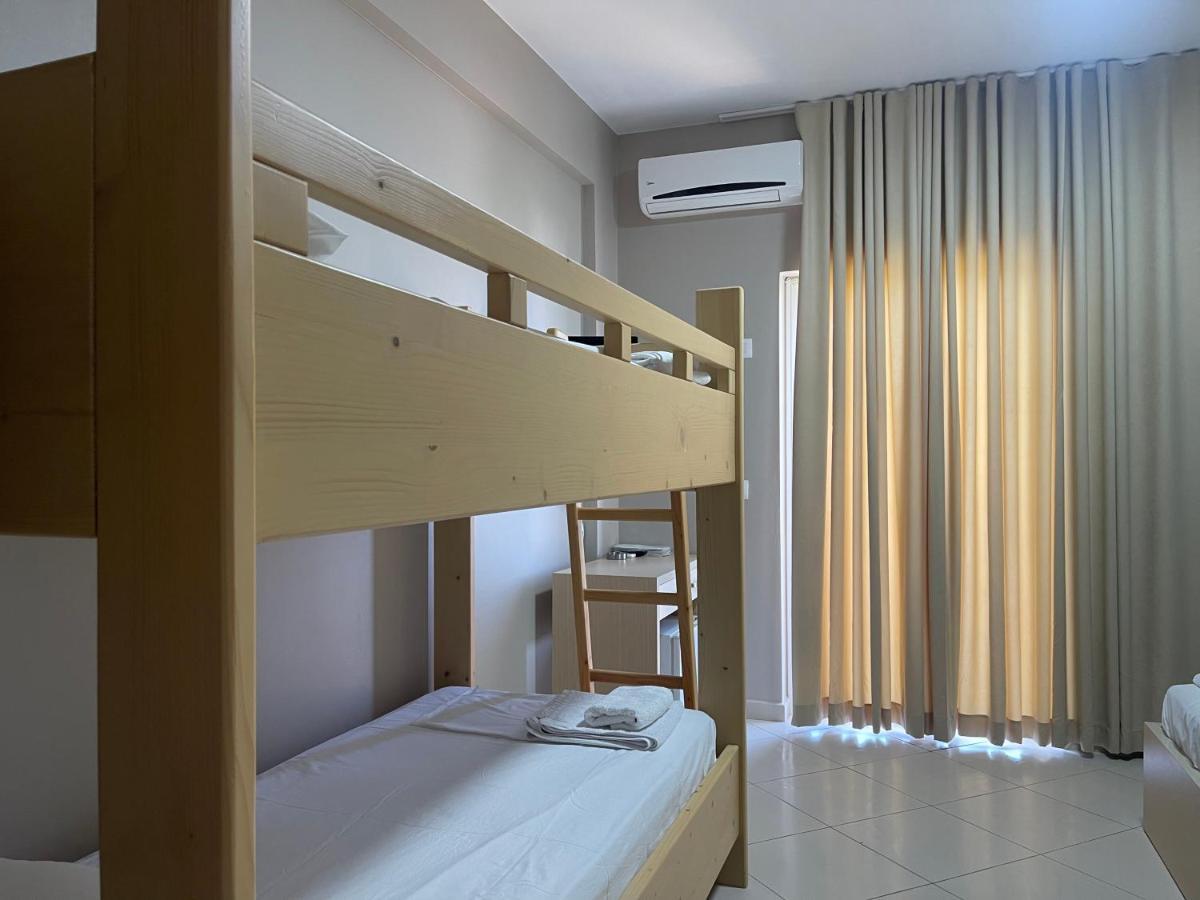Season Inn Dhërmi エクステリア 写真